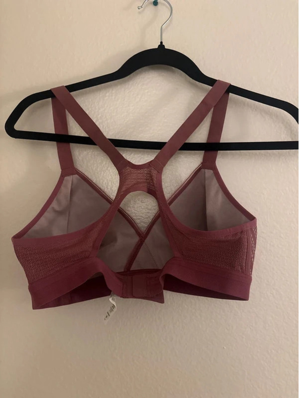 Lululemon sports bra or bra new without tags 34c